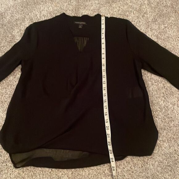 Banana Republic Factory Black Drapey V-Neck Blouse - Small - Picture 4 of 6